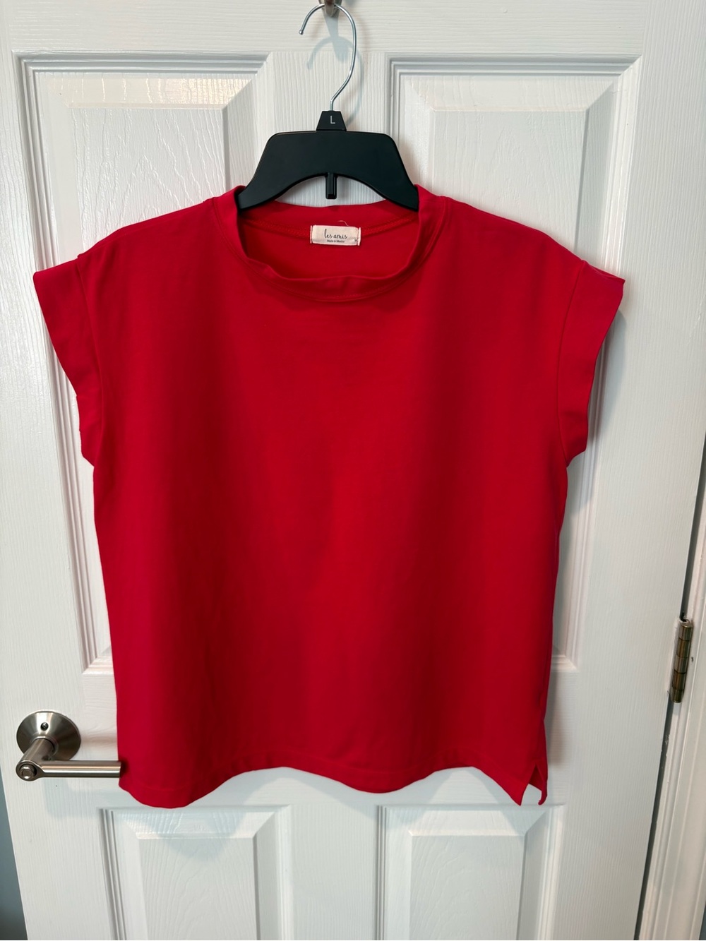 Les Amis Red Solid Short Sleeve Top, size medium and stretchy.